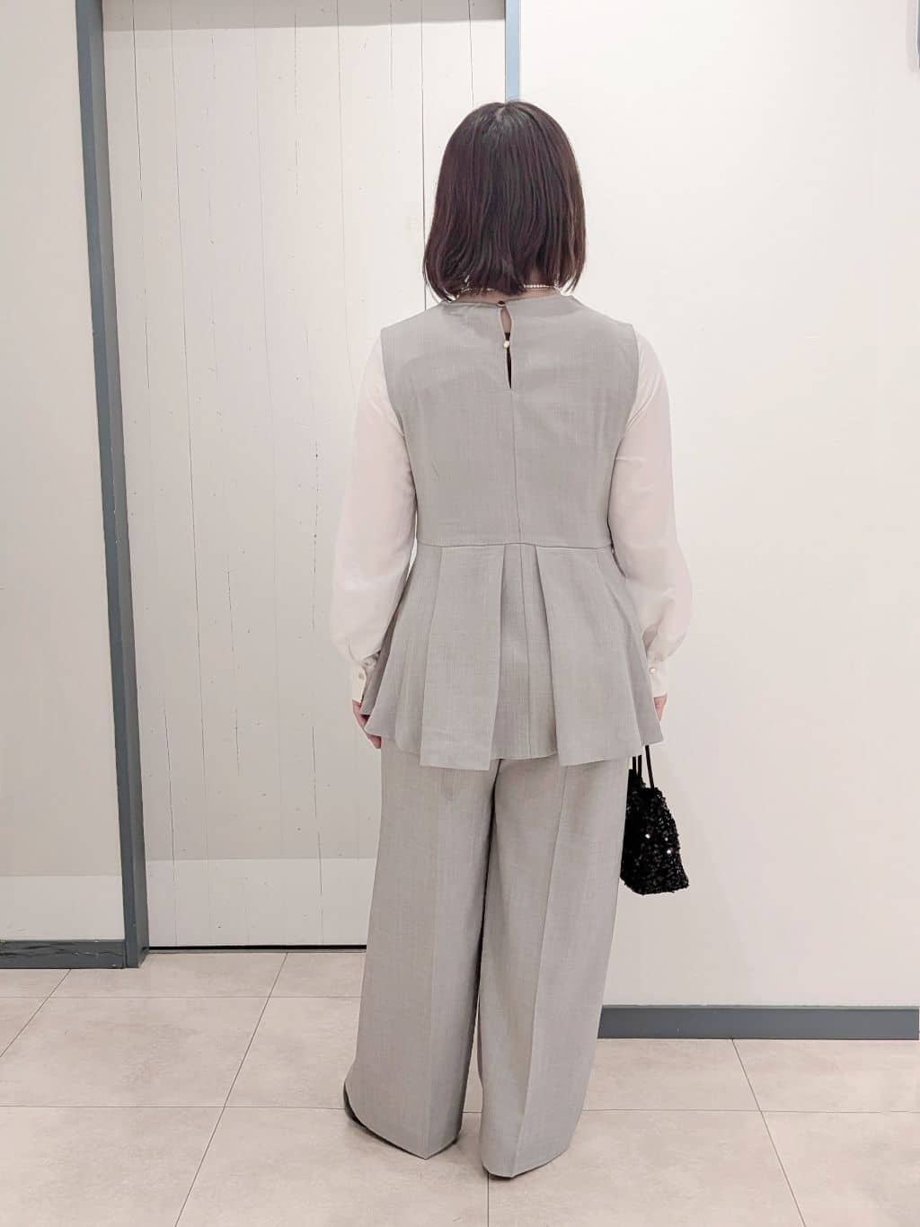 yukikaさんの「grove｜【マシンウォッシュ/防シワ】袖ドッキングペプラムブラウス【着回しカセット】」を使ったコーディネート