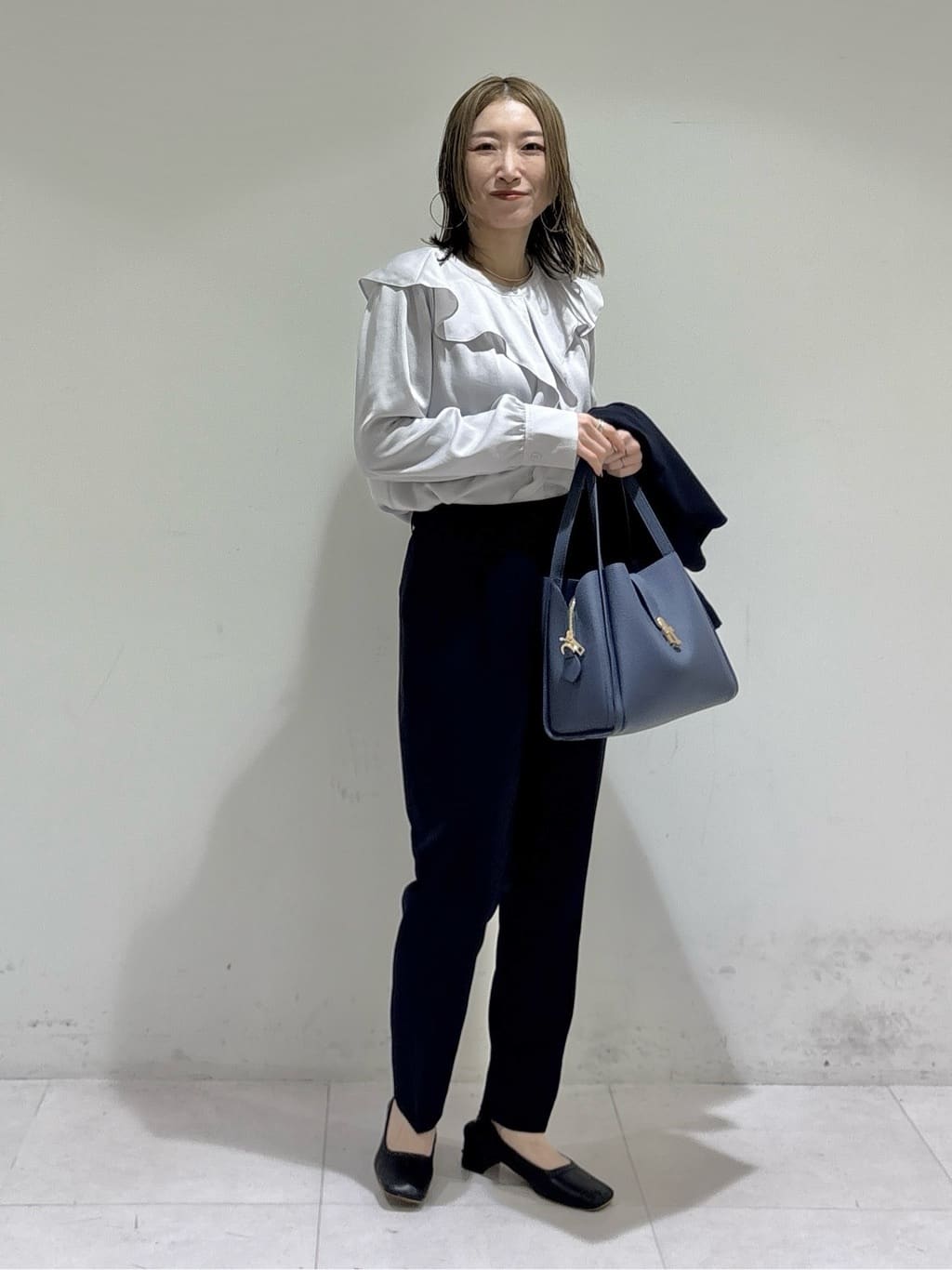 kotakiさんの「INDIVI｜【洗える】ラッフルサテンブラウス」を使ったコーディネート