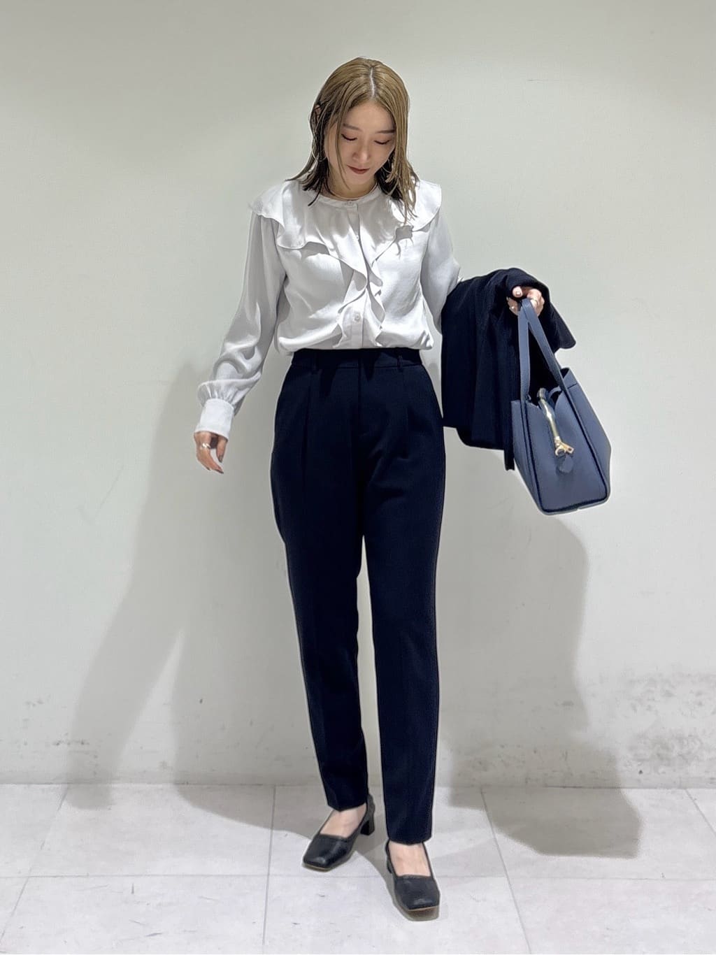 kotakiさんの「INDIVI｜【洗える】ラッフルサテンブラウス」を使ったコーディネート