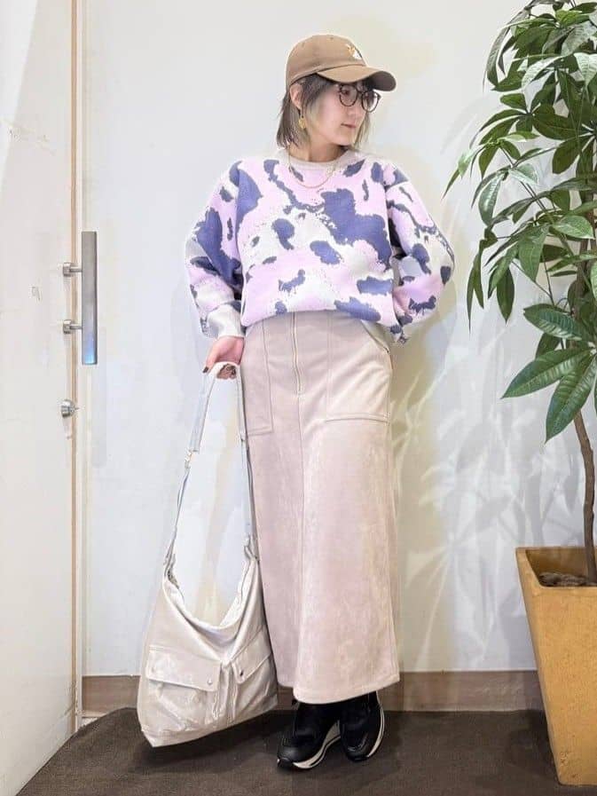 misakiさんの「SHOO･LA･RUE｜【洗濯機可/S-LL】1枚で華やかに ラメ入りニュアンス柄ニット」を使ったコーディネート