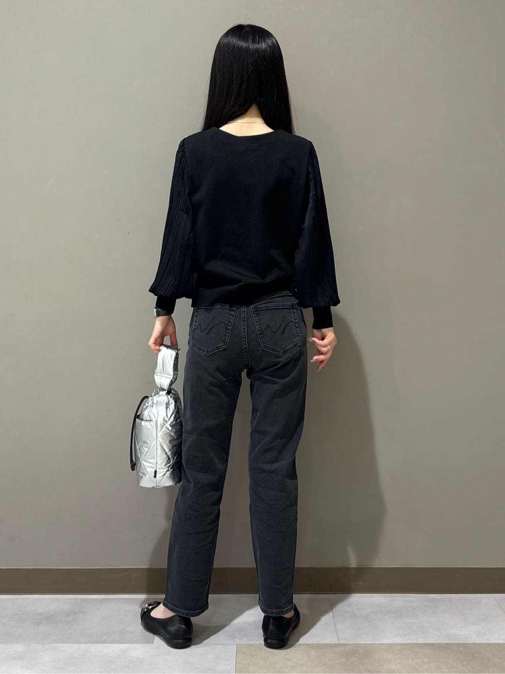 KEIKOさんの「INDIVI｜【名品／撥水／抗菌防臭】ショート丈リサイクルダウンコート」を使ったコーディネート