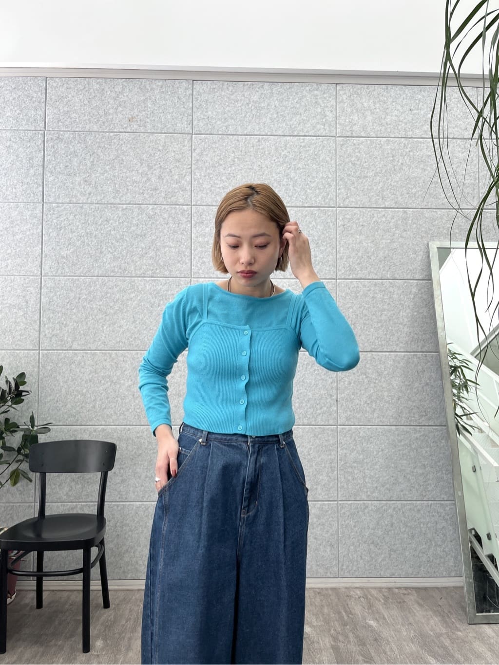 Harukaさんの「INDIVI｜ビスチェレイヤードニット」を使ったコーディネート