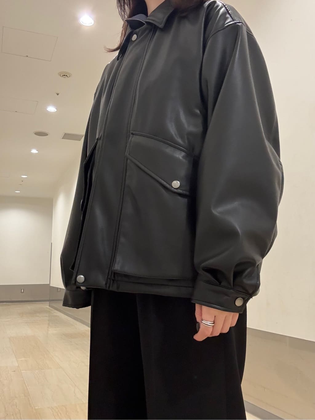Renaさんの「tk.TAKEO KIKUCHI｜シンセティックレザーフライトジャケット」を使ったコーディネート