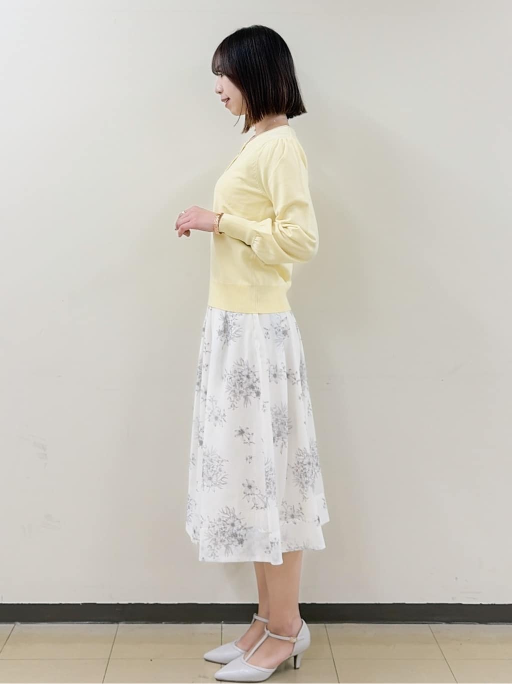 yurinaさんの「index｜ビジューボタンヘンリーネックニット【洗濯機OK】」を使ったコーディネート