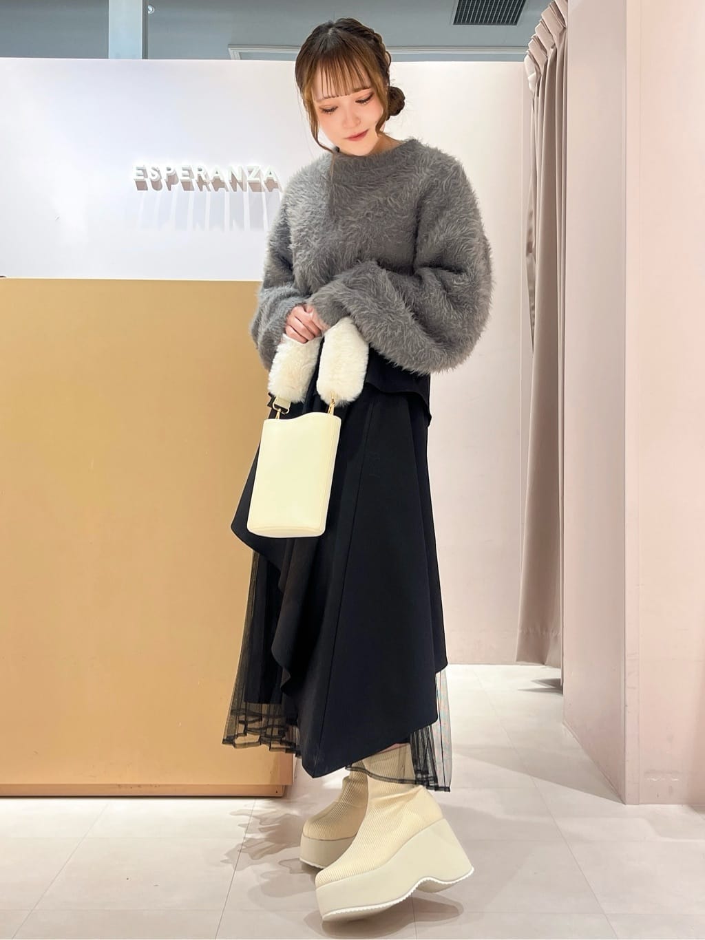 このかさんの「ESPERANZA｜厚底ニットショートブーツ」を使ったコーディネート