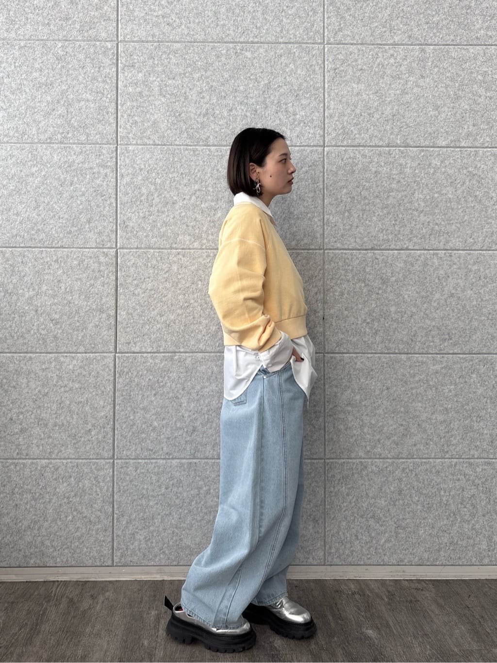 ayanoさんの「INDIVI｜ワイドスリーブカラースウェット」を使ったコーディネート
