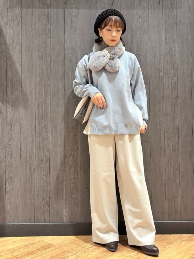 meiさんの「SHOO･LA･RUE｜【洗濯機可/S-LL】ウエストのタブボタンがポイント　ワイドパンツ」を使ったコーディネート