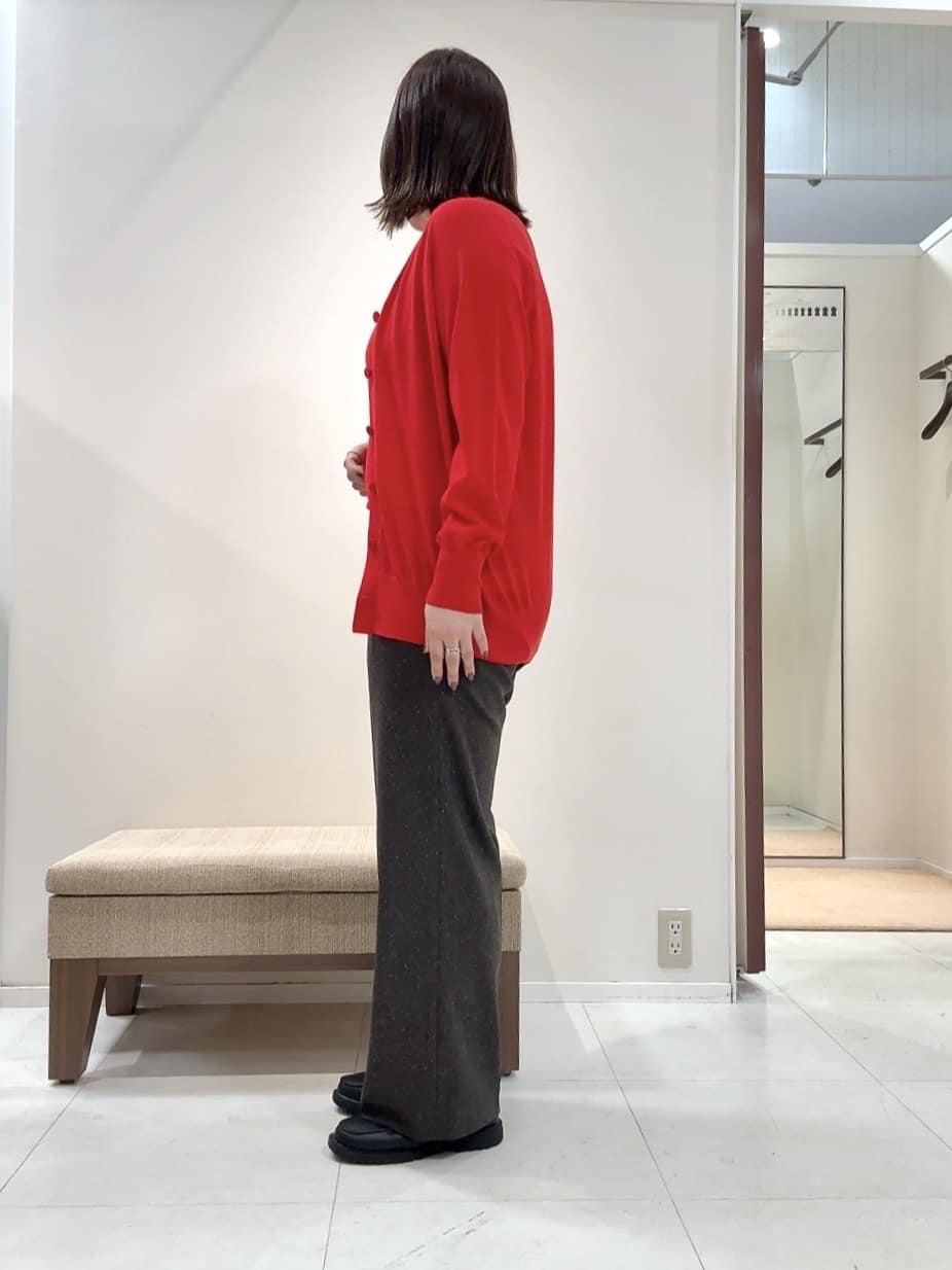 YUIさんの「UNTITLED｜【アンサンブル可/洗える/Vネック】ウールシルクカーディガン」を使ったコーディネート