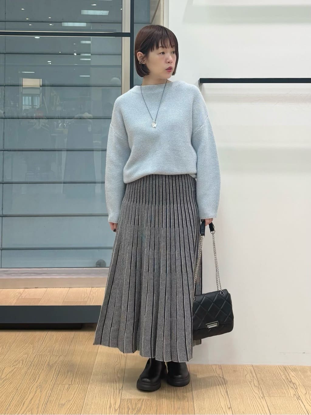 asamiさんの「INDIVI｜【洗える／大人ラメ】カラーMIXボトルネックニット」を使ったコーディネート