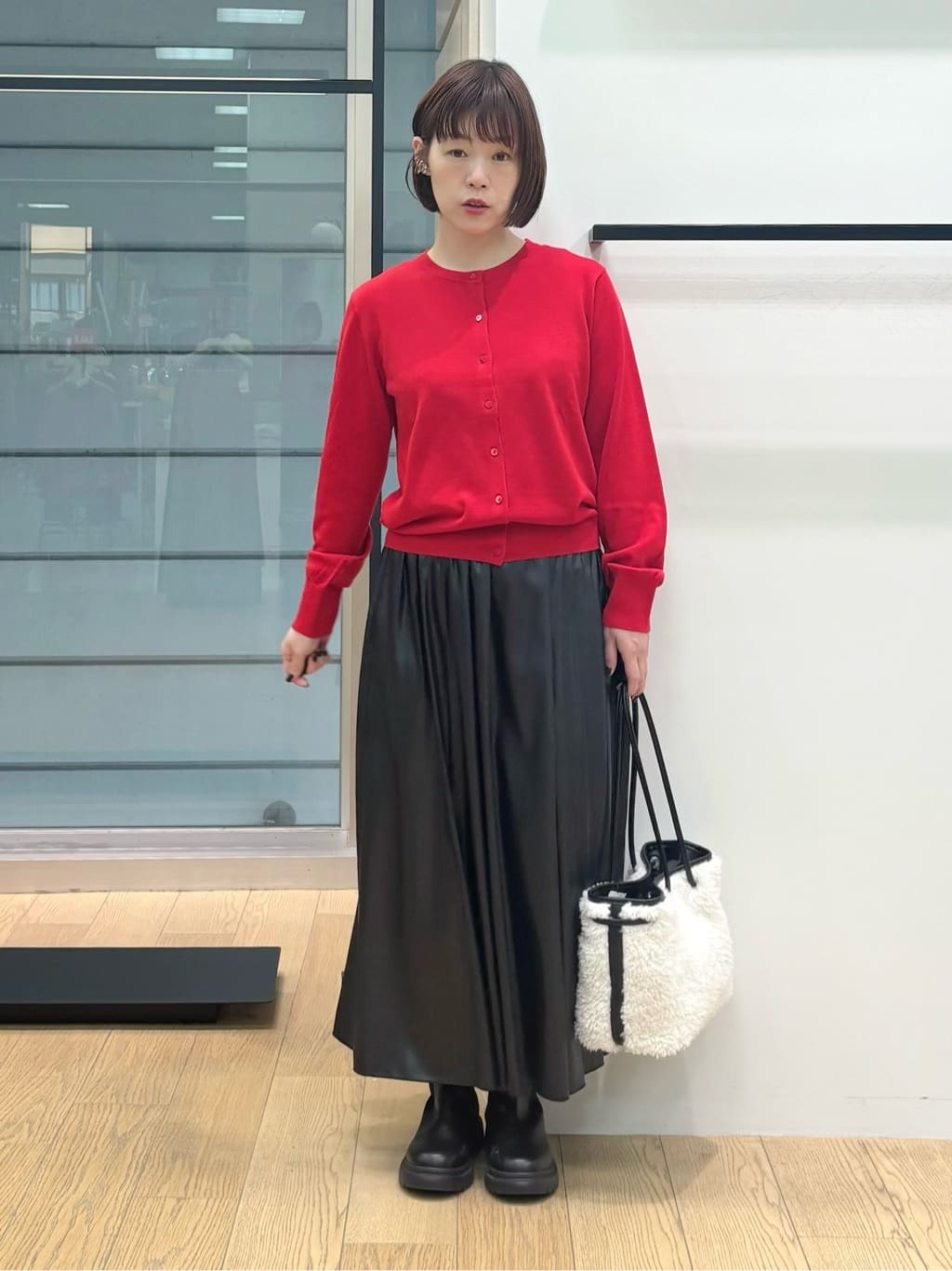 asamiさんの「INDIVI｜【洗える】ハイゲージニットカーディガン」を使ったコーディネート