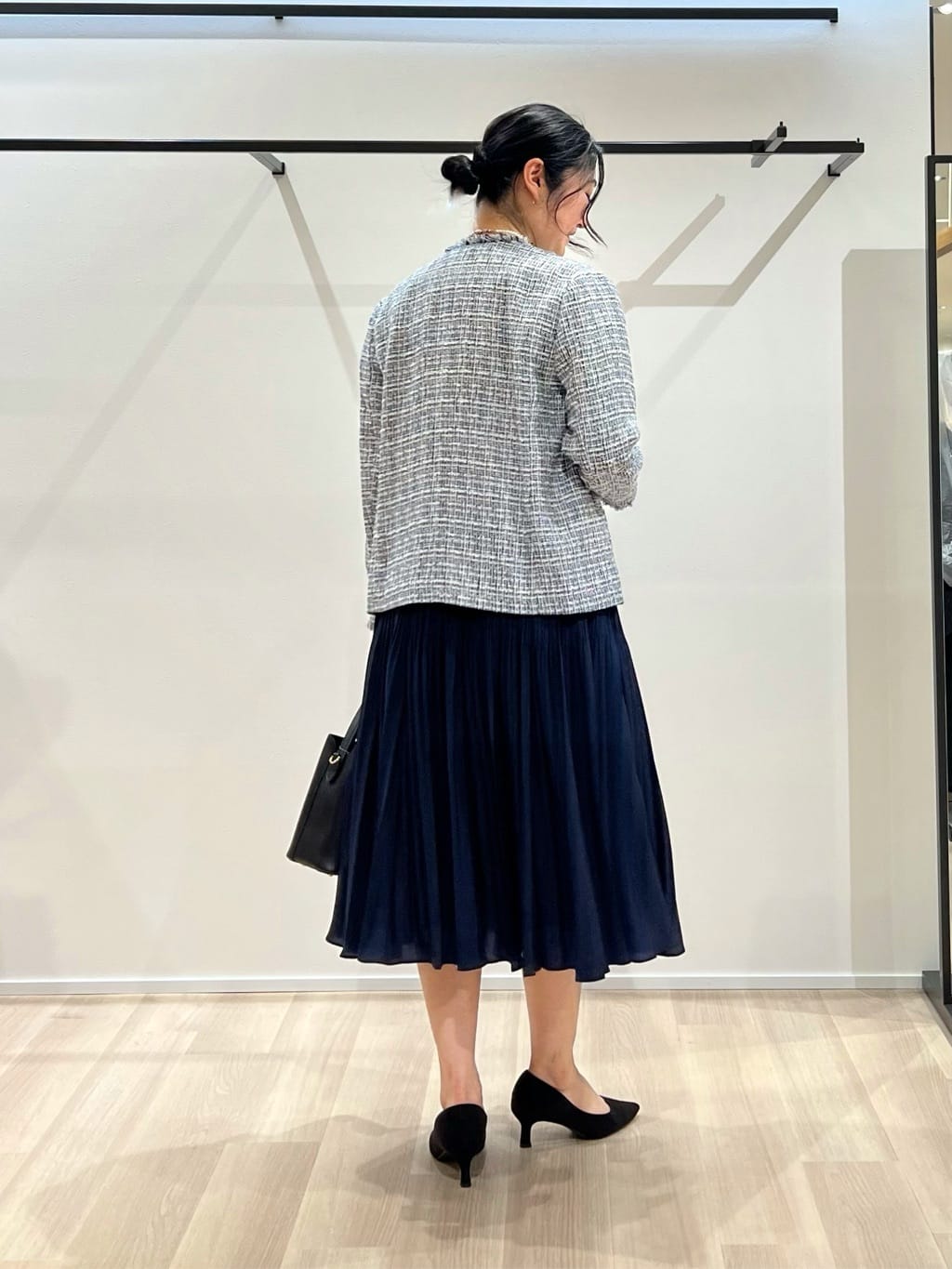 TOMOMIさんの「UNTITLED｜【仕事着/スーツ】ファンシーツイード ジャケット」を使ったコーディネート