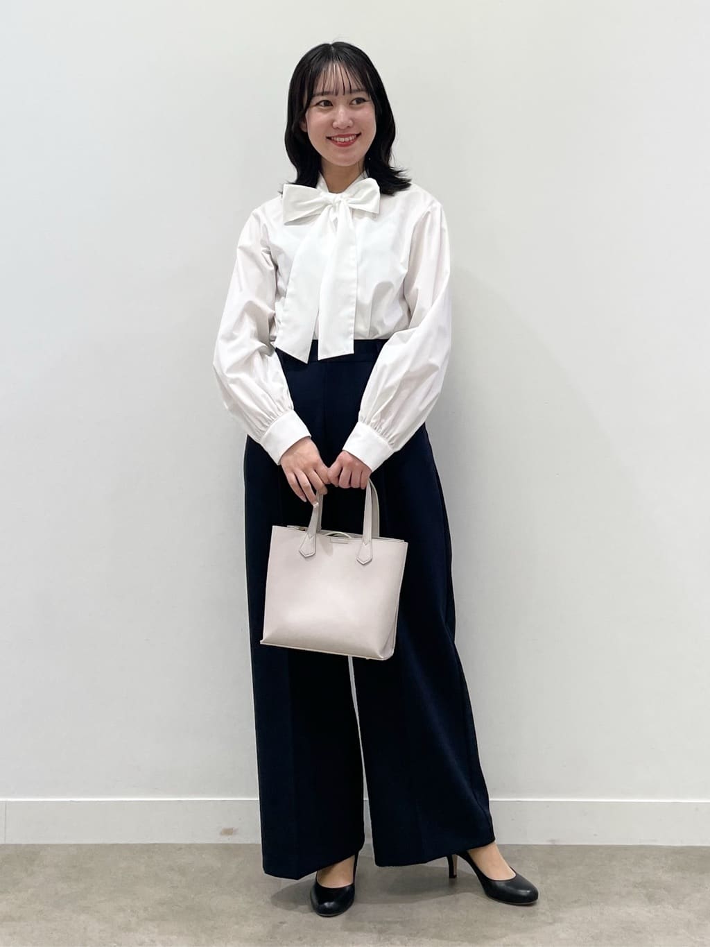 yukariさんの「Dessin｜【花粉ガード/撥水加工/洗える】ステンカラースプリングコート」を使ったコーディネート