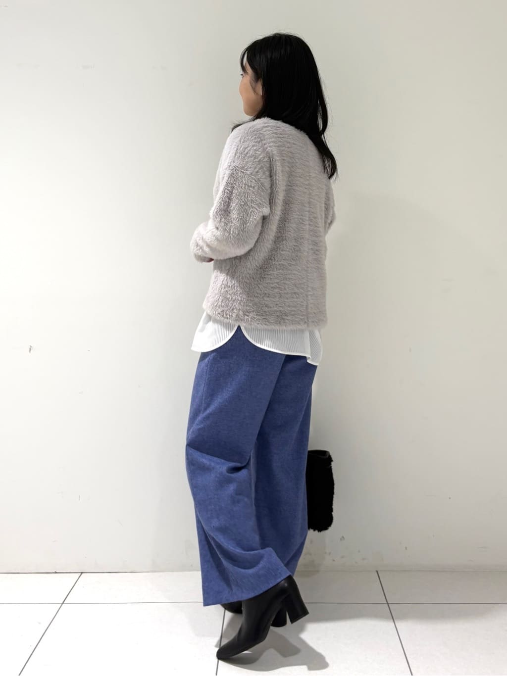 momokoさんの「INDIVI｜【洗える】エアリーシャギートップス」を使ったコーディネート