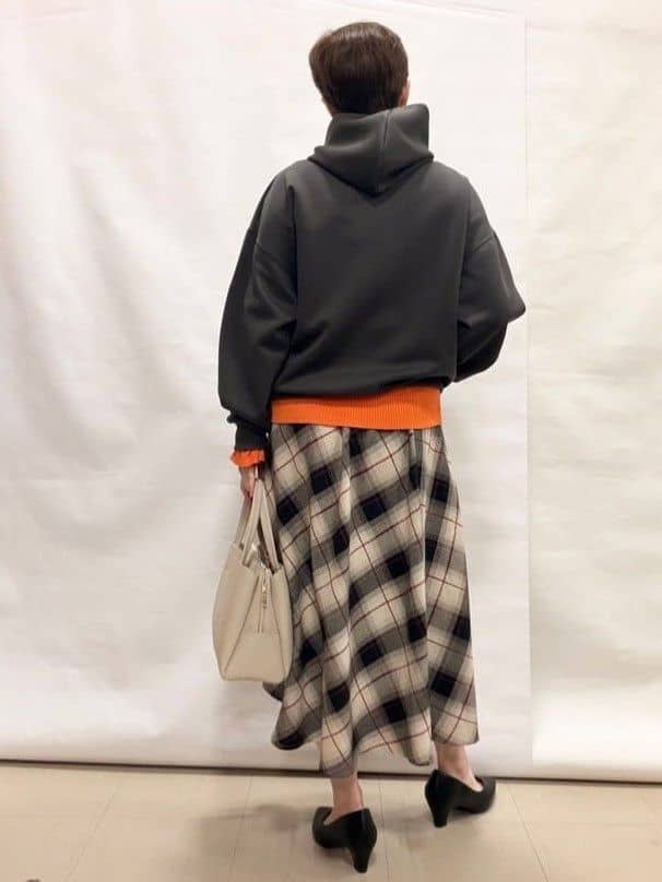 なっちゃんさんの「SHOO･LA･RUE｜【洗濯機可/S-LL】ほどよいゆとりの もちっとやわらかリブニット」を使ったコーディネート