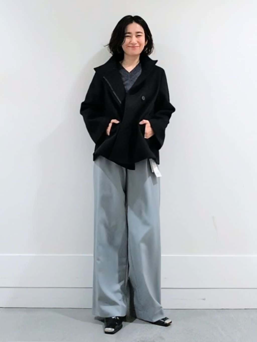 ミズタさんの「UNTITLED｜【着回しが効く／オンオフアウター】ウールショートコート」を使ったコーディネート