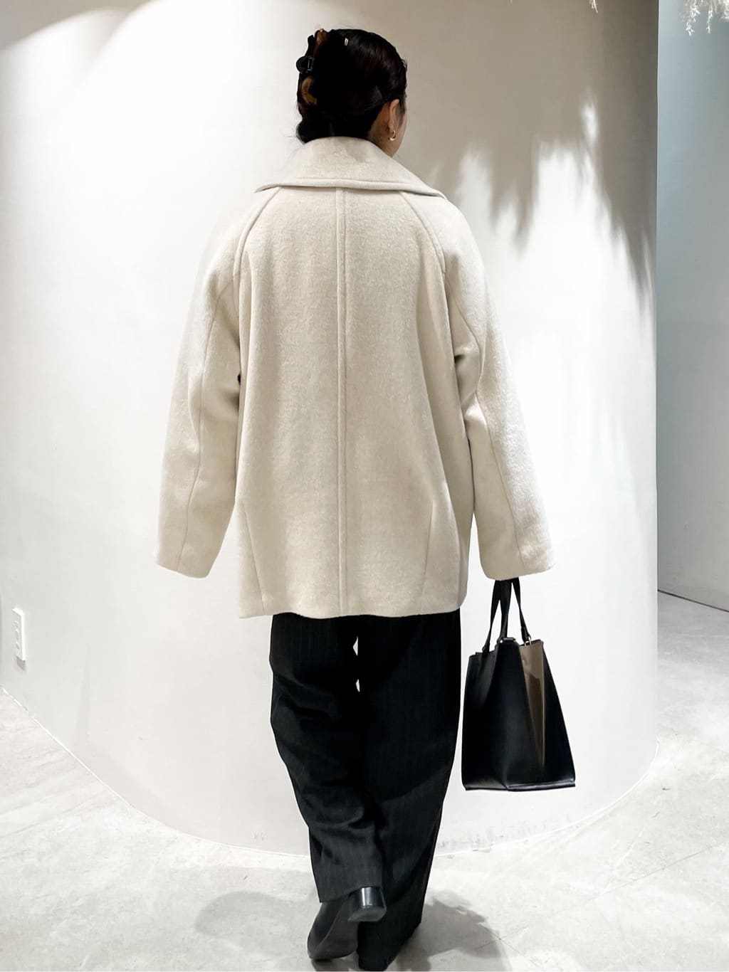 かりんさんの「OPAQUE.CLIP｜カシミヤブレンドウールミドルピーコート」を使ったコーディネート