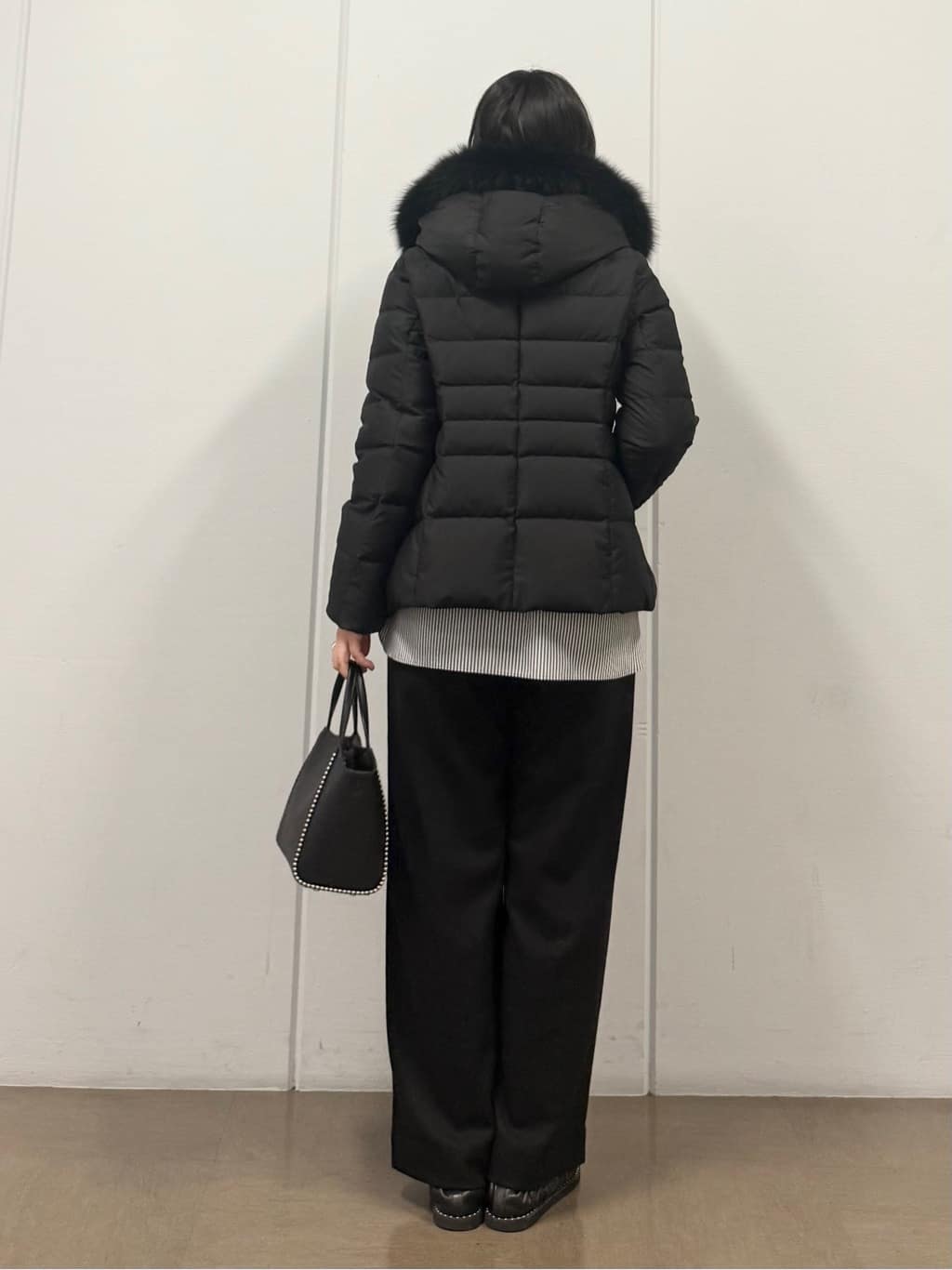 mizukiさんの「INDIVI｜【名品／撥水／抗菌防臭】ショート丈リサイクルダウンコート」を使ったコーディネート