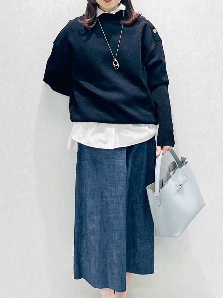 Miwaさんの「UNTITLED｜【洗える/後ろウエストゴム】デニム調シャンブレーナロースカート」を使ったコーディネート