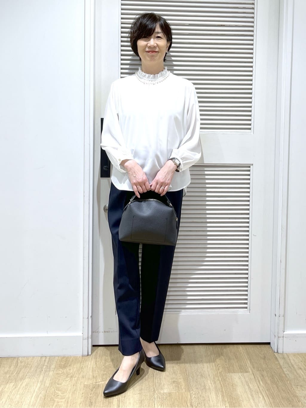 Miyazakiさんの「Dessin｜【洗える】フリルネックジョーゼットブラウス」を使ったコーディネート