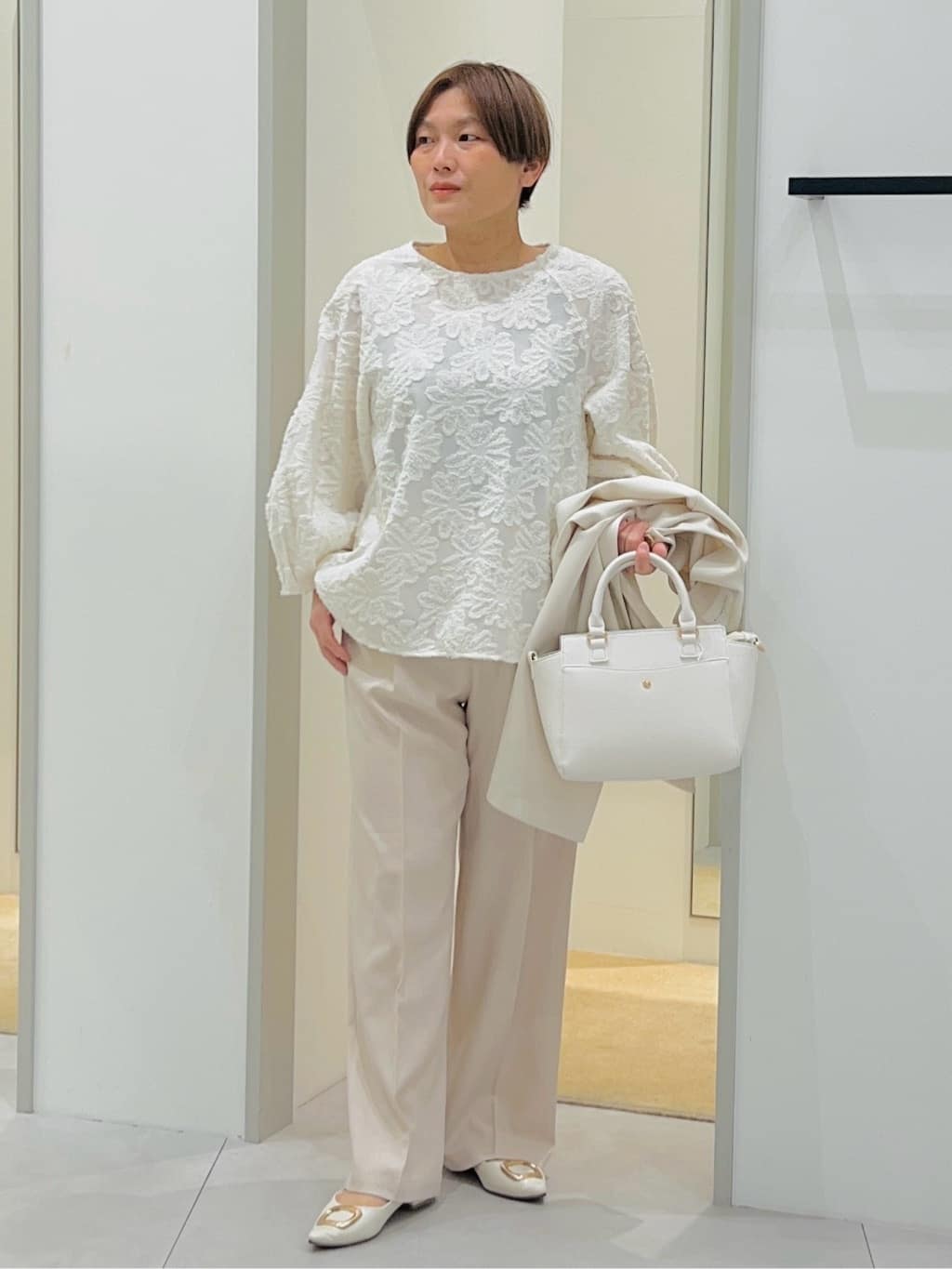 タナさんの「THE SHOP TK｜【通勤にもデイリーにも】CAVIAN ベーシックワイドパンツ/セットアップ可」を使ったコーディネート