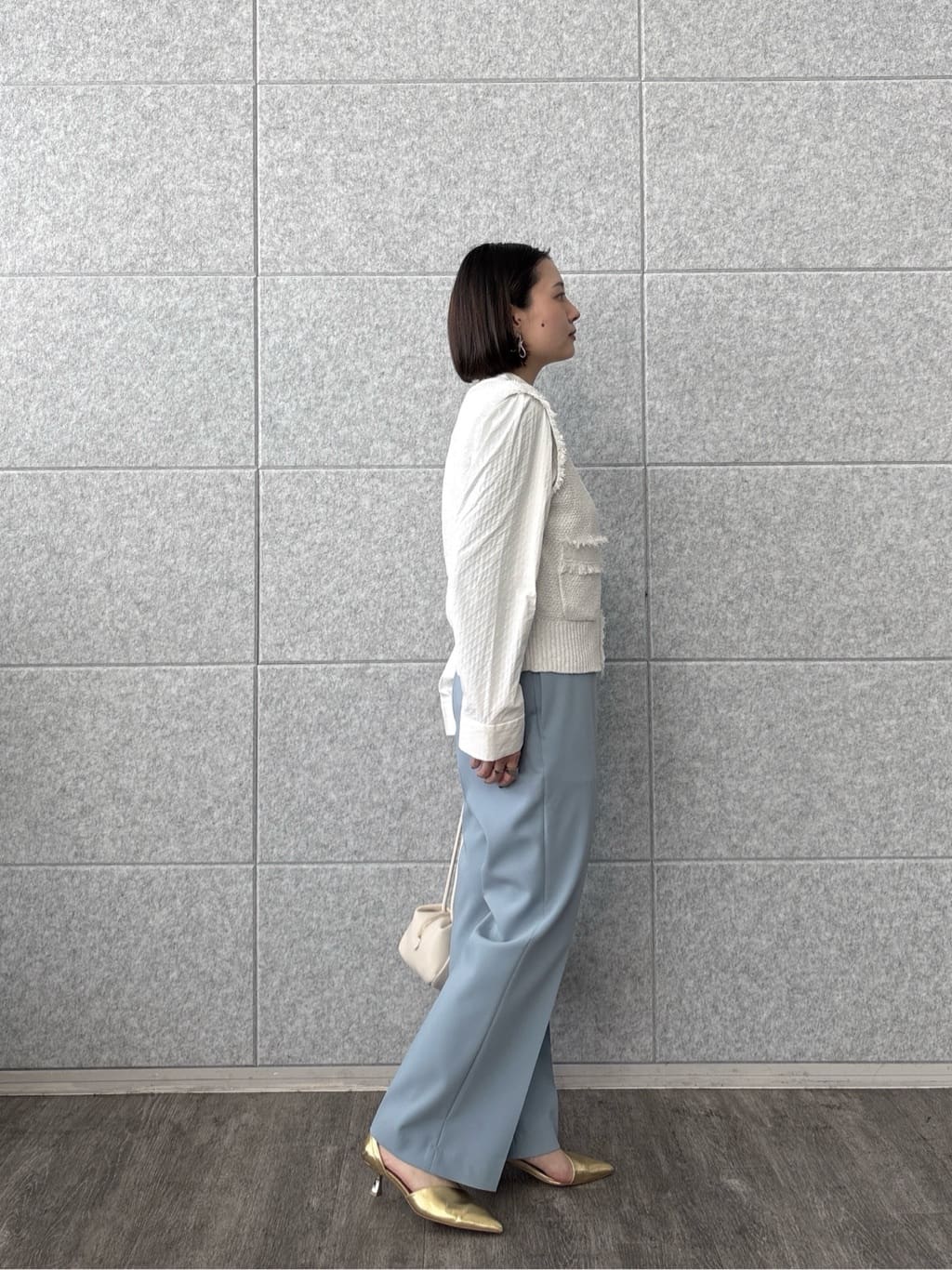 ayanoさんの「INDIVI｜フィッシュテールスタンドネックシャツ」を使ったコーディネート