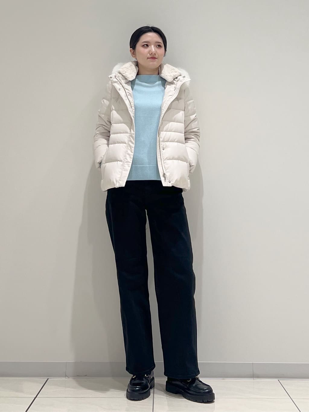 T.Kさんの「INDIVI｜【洗える／カシミヤ混】ボトルネック ドルマンスリーブニット」を使ったコーディネート