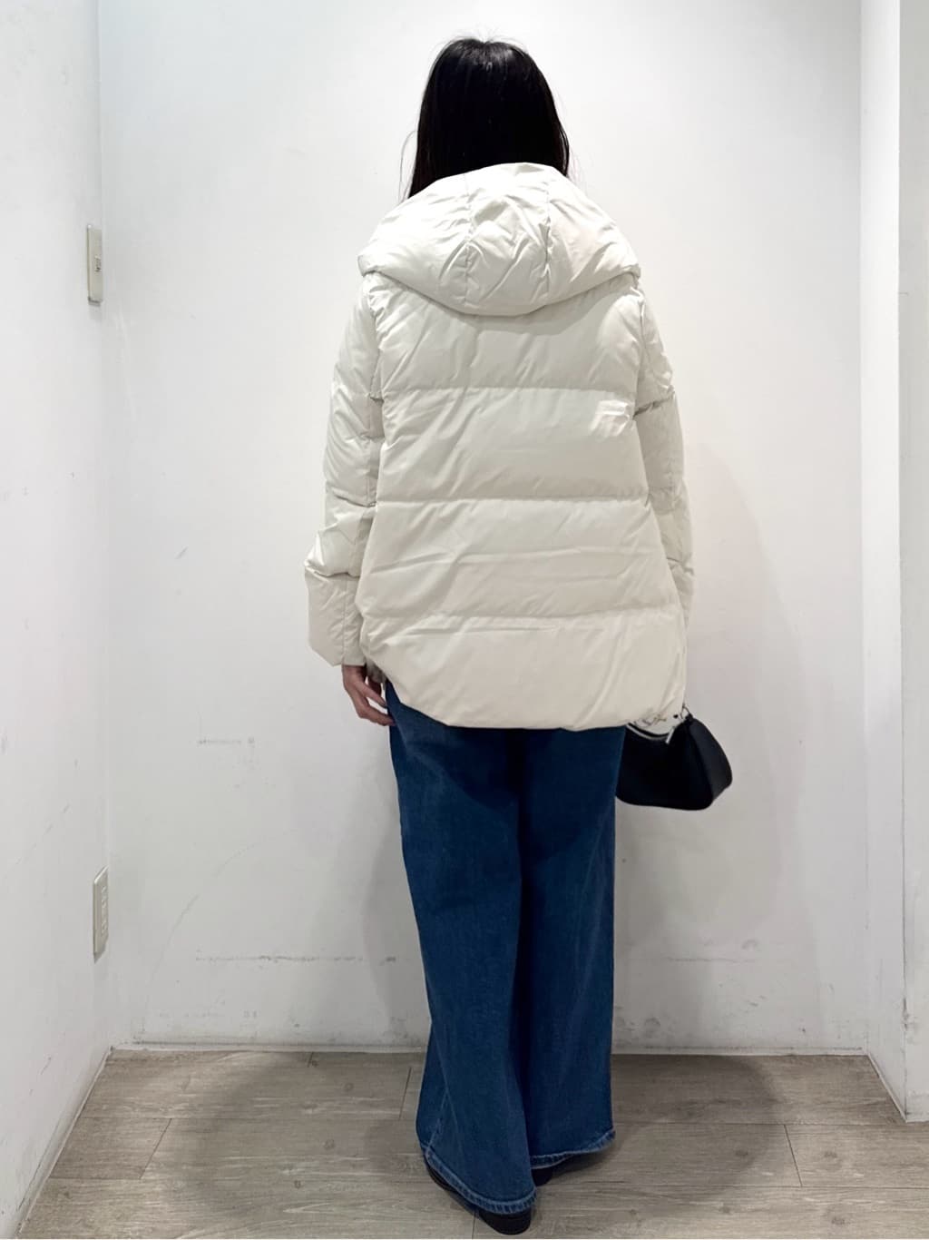 yuicciさんの「OPAQUE.CLIP｜撥水フードミドルダウンコート【防風／抗菌防臭／洗濯機OK】《S～LL》」を使ったコーディネート