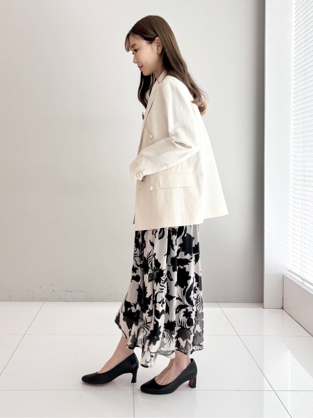 清水夏姫さんの「DRESSTERIOR｜【セットアップ可】リネンブレンドダブルブレストジャケット」を使ったコーディネート