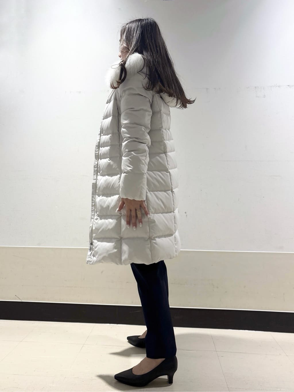 kahoさんの「INDIVI｜【名品／撥水／抗菌防臭】ロング丈リサイクルダウンコート」を使ったコーディネート