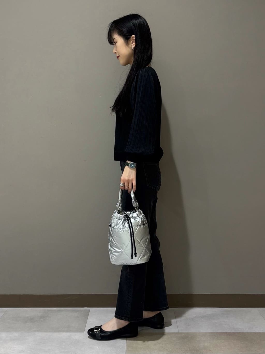 KEIKOさんの「INDIVI｜【名品／撥水／抗菌防臭】ショート丈リサイクルダウンコート」を使ったコーディネート