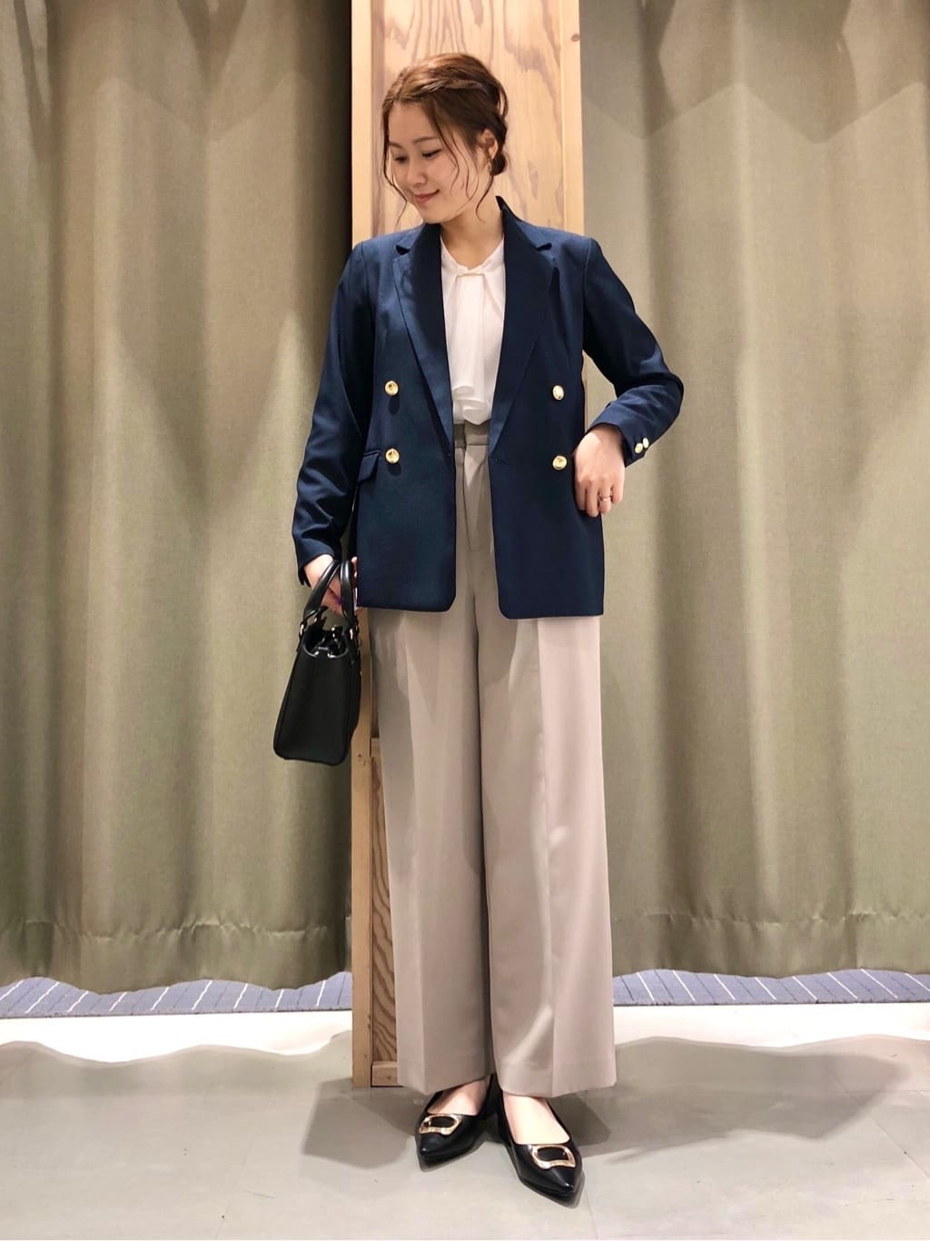 ころさんの「THE SHOP TK｜【通勤にもデイリーにも】CAVIAN 金ボタンダブルブレストジャケット」を使ったコーディネート