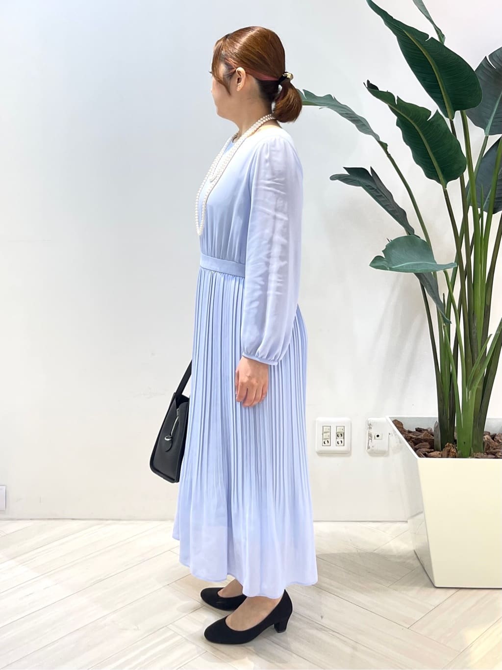 Tomoさんの「UNTITLED｜【洗える/セレモニー】プリーツワンピース」を使ったコーディネート