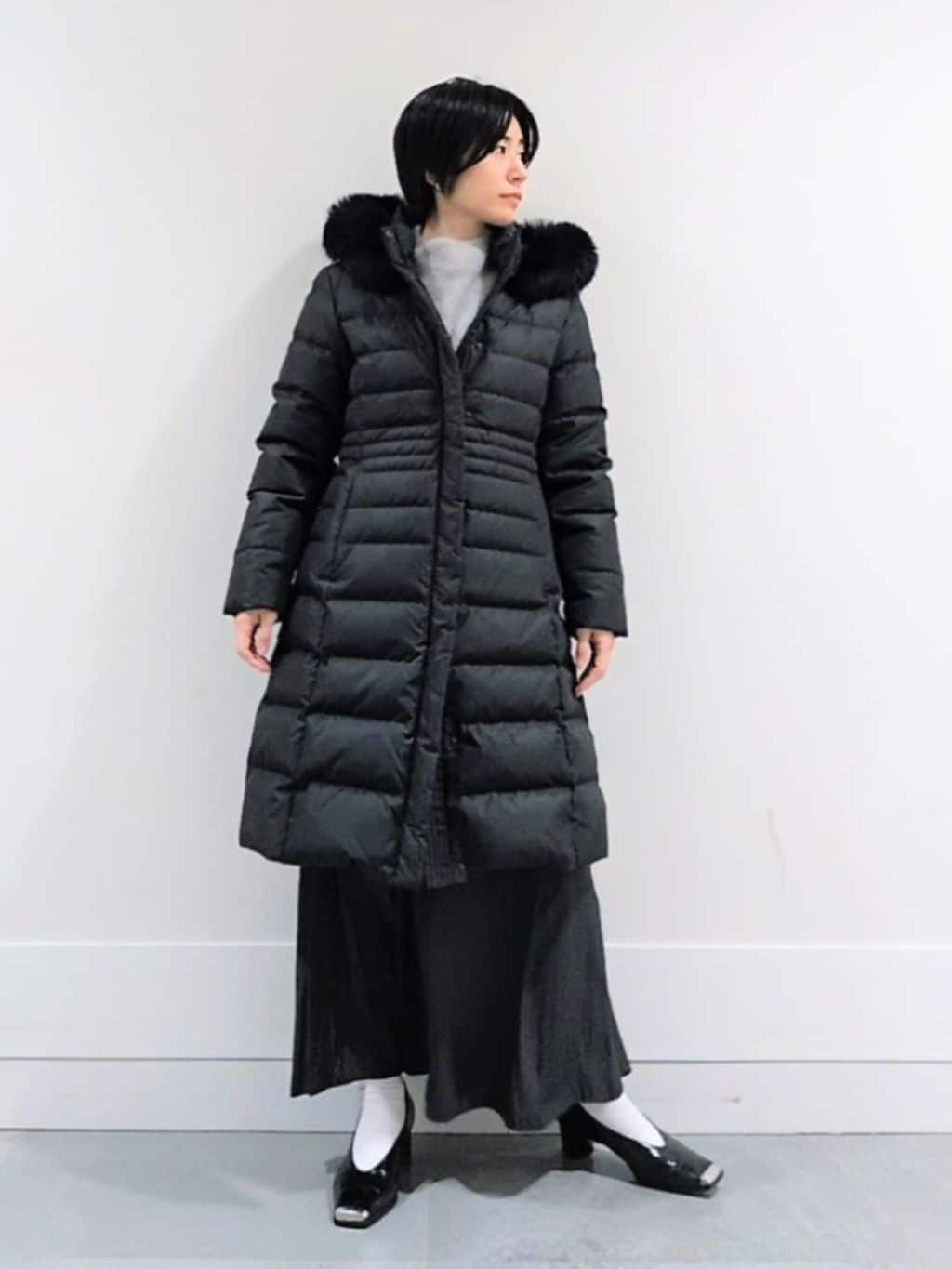 ミズタさんの「UNTITLED｜【はっ水機能/フード取り外し可/防寒】ロングダウンコート」を使ったコーディネート