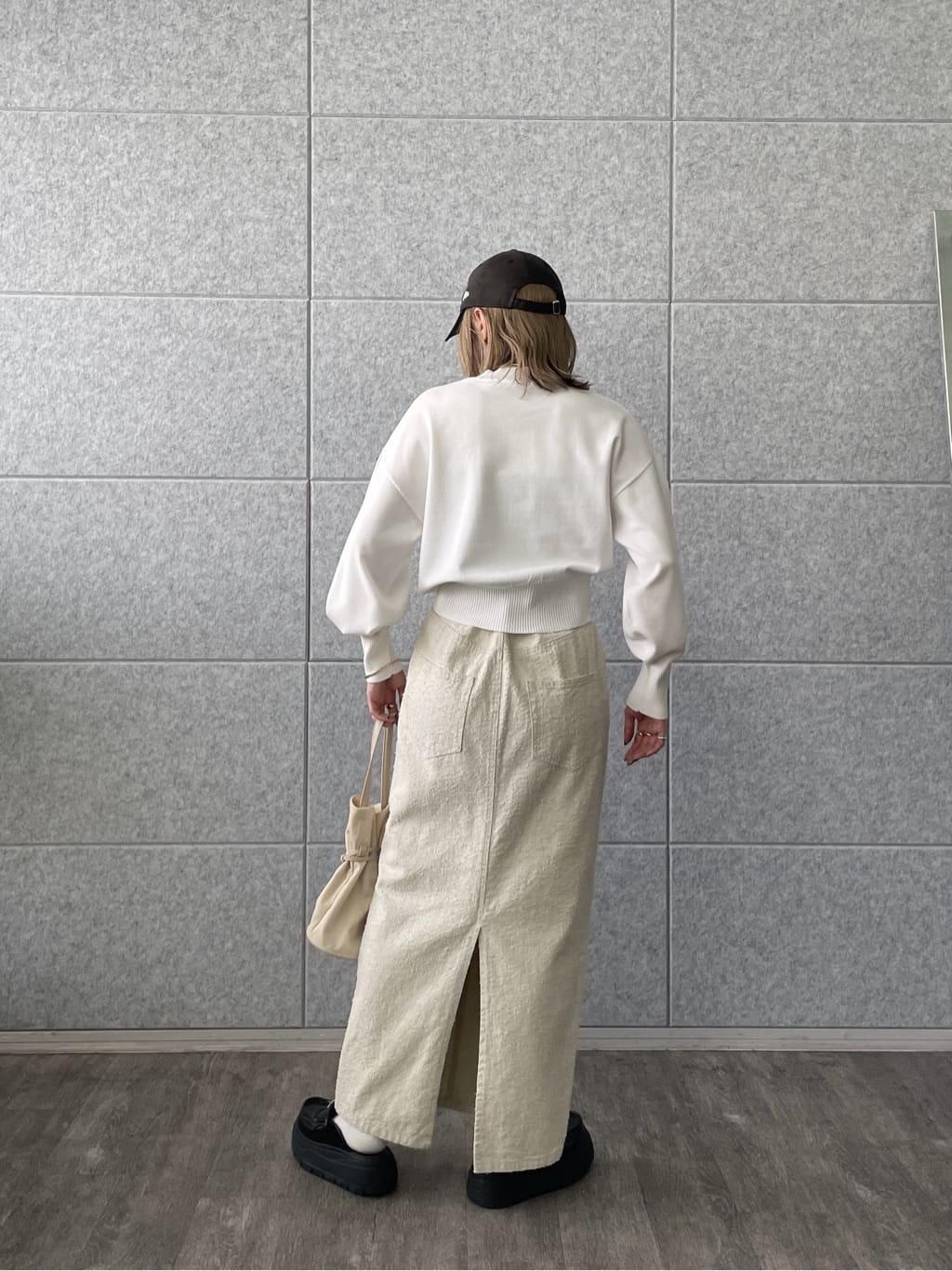 kotakiさんの「INDIVI｜Timeless｜フォルムロゴニット」を使ったコーディネート