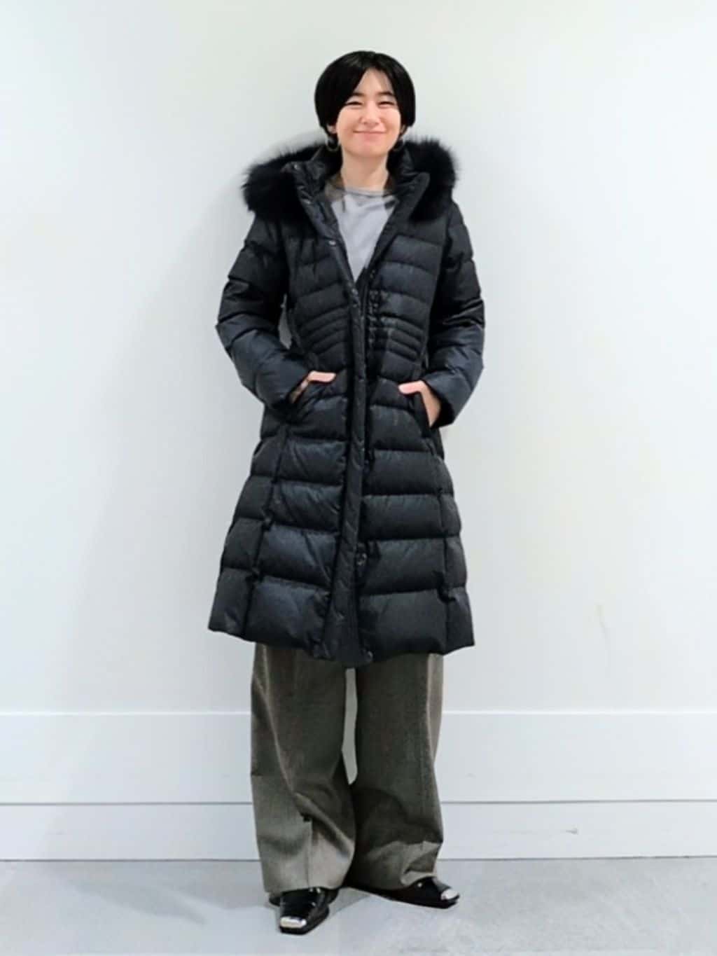 ミズタさんの「UNTITLED｜【はっ水機能/フード取り外し可/防寒】ロングダウンコート」を使ったコーディネート