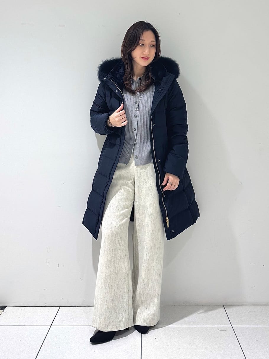 そんさんの「INDIVI｜【名品／撥水／抗菌防臭】ロング丈リサイクルダウンコート」を使ったコーディネート