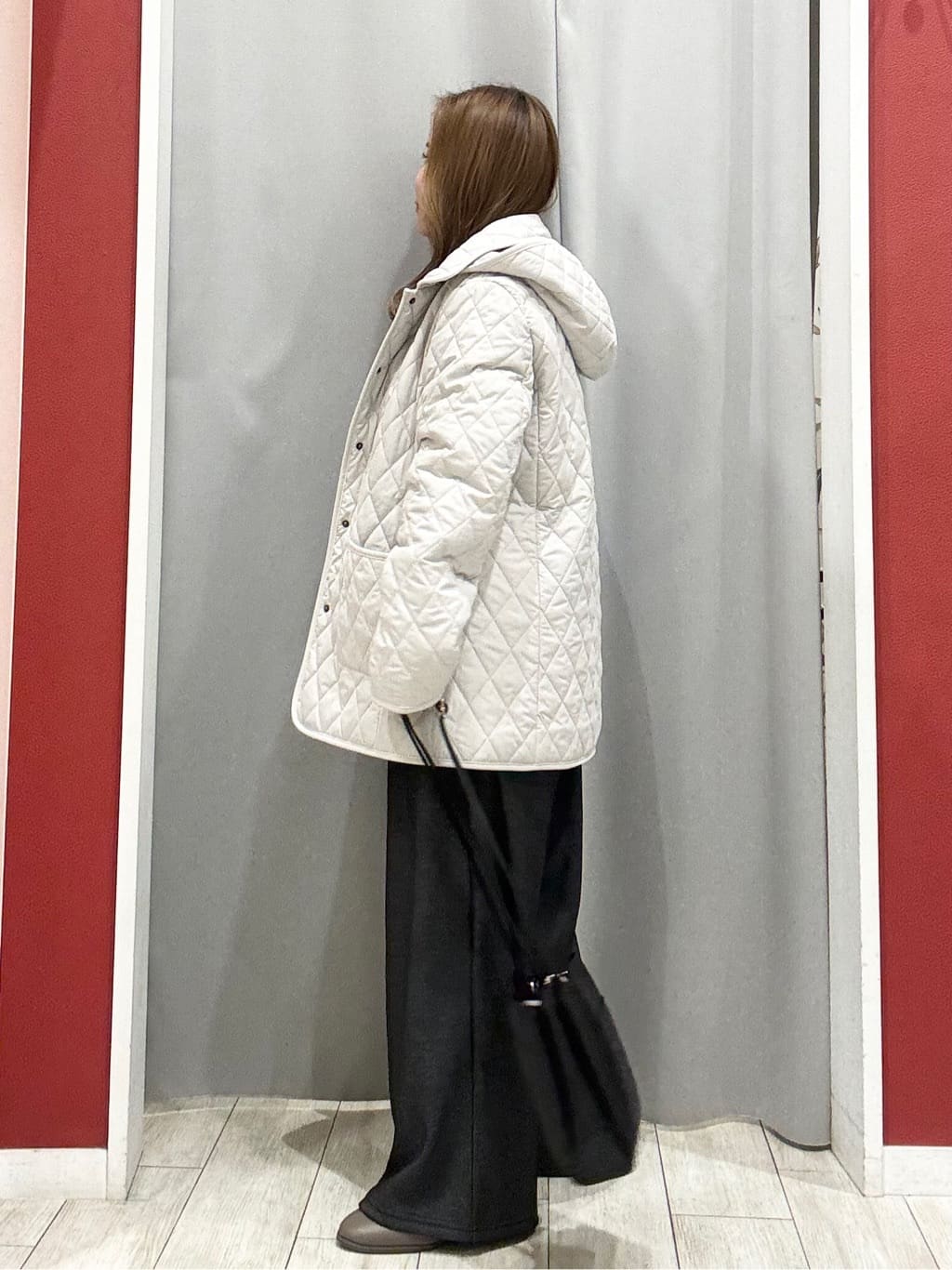 shioさんの「SHOO･LA･RUE｜【高レビュー】デニム見え 裏起毛ワイドパンツ」を使ったコーディネート