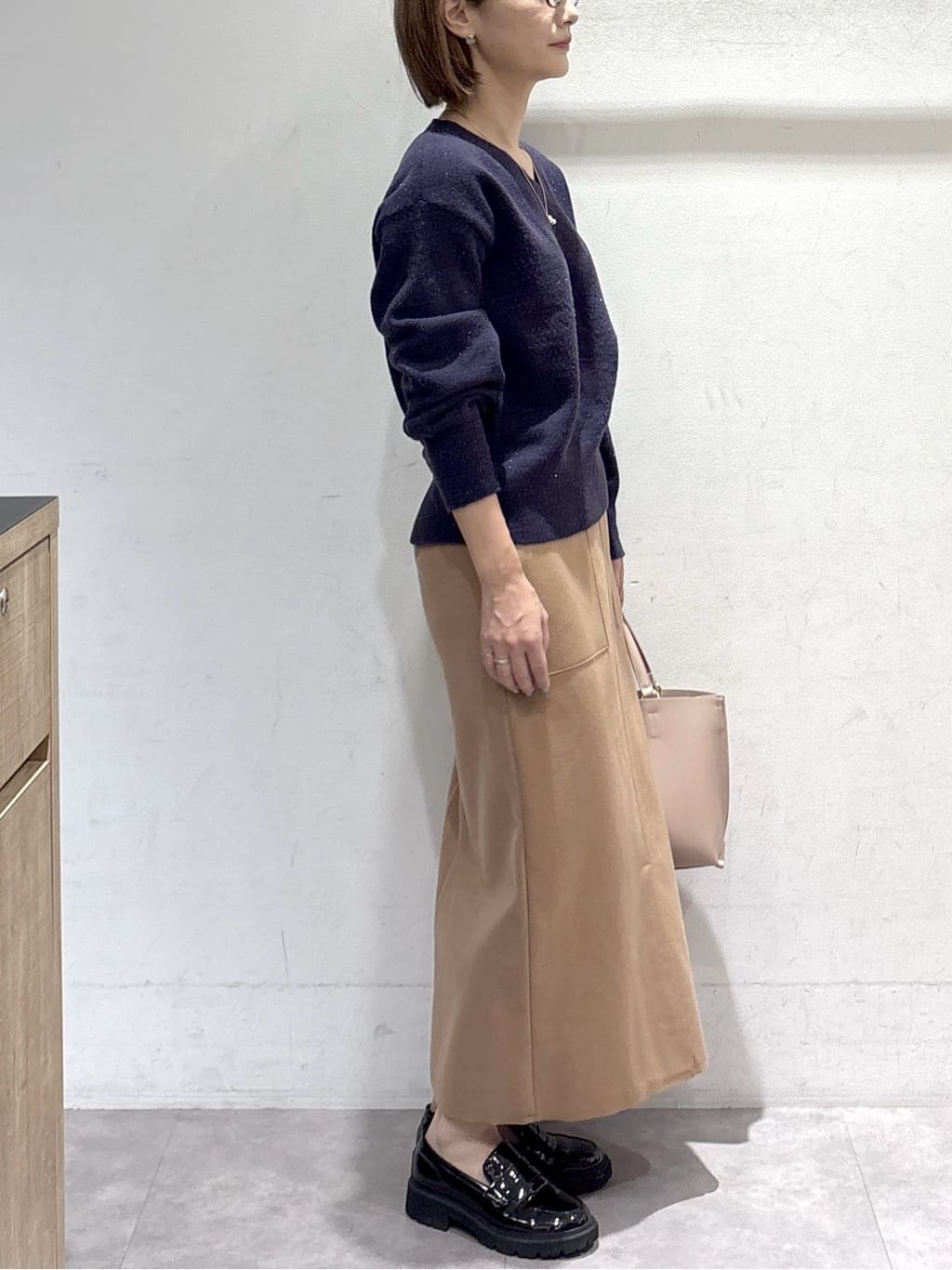 たけねぇさんの「OPAQUE.CLIP｜Vネックラメニット【洗濯機OK】」を使ったコーディネート