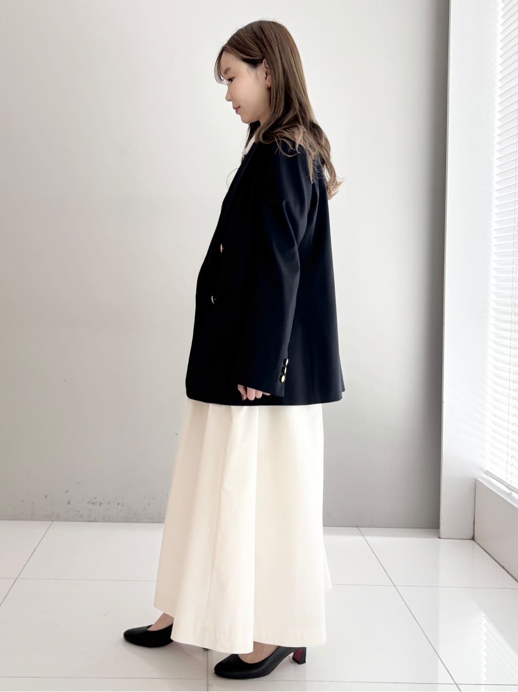 清水夏姫さんの「DRESSTERIOR｜コンフォート ダブルブレザー」を使ったコーディネート