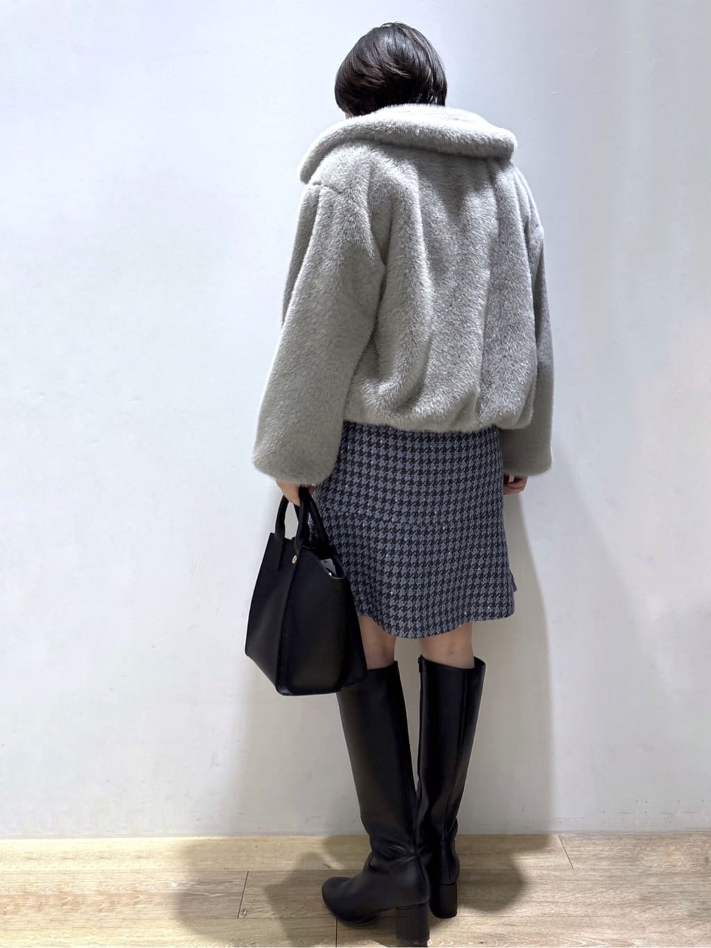 mizukiさんの「index｜ショルダーチュールフリルハイネックニット【洗濯機OK／抗ピル】」を使ったコーディネート