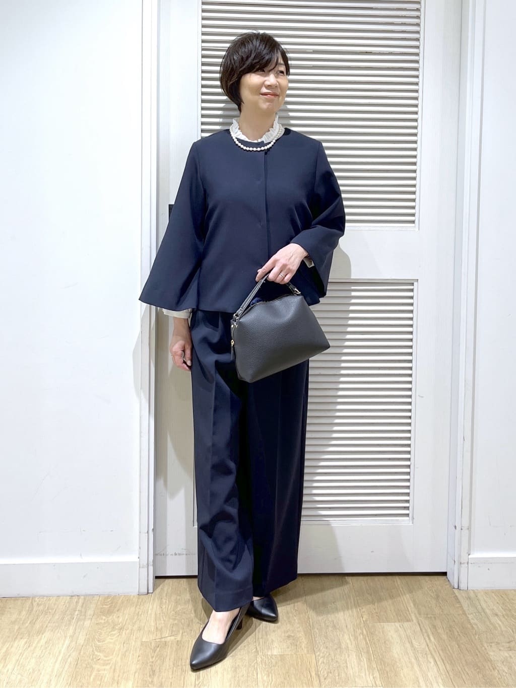 Miyazakiさんの「Dessin｜【洗える】フリルネックジョーゼットブラウス」を使ったコーディネート