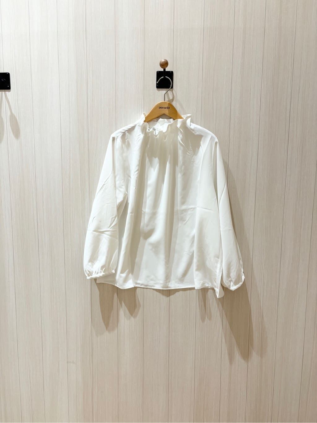 みきさんの「SHOO･LA･RUE｜【洗濯機可/セットアップ可/S-3L】きちんと楽に。カットジョーゼット ロングジレ」を使ったコーディネート