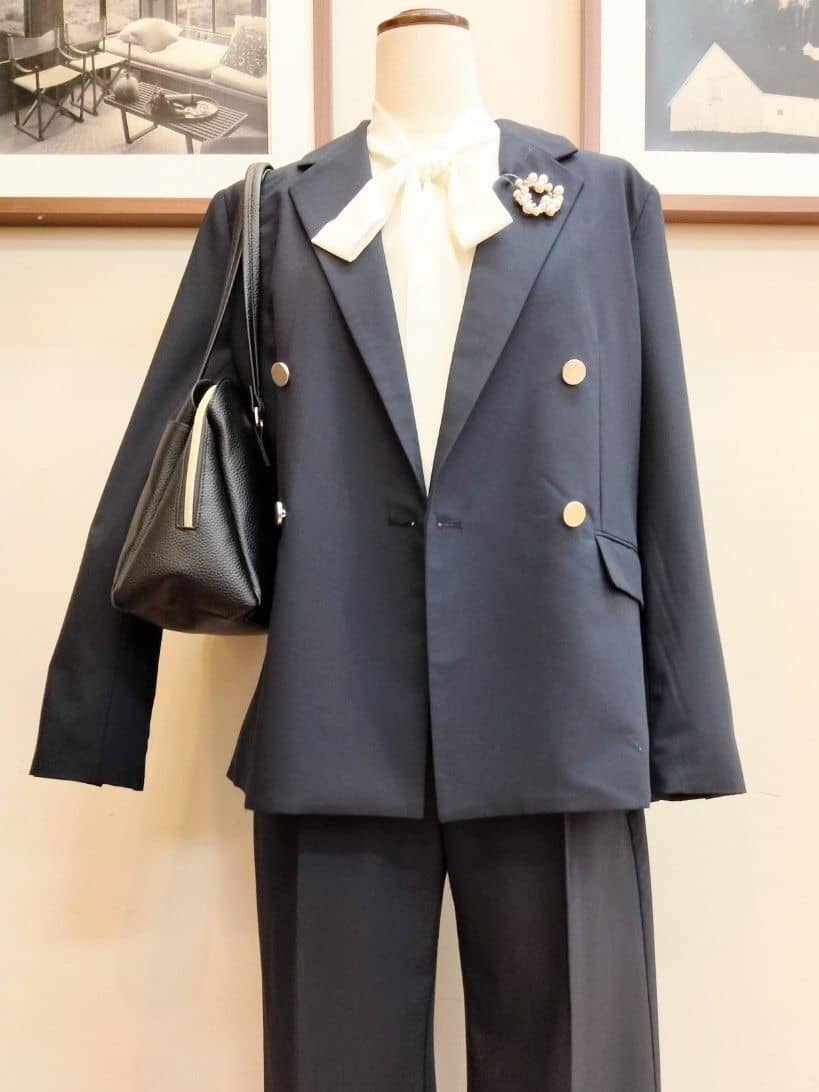 うっちーさんの「SHOO･LA･RUE｜【セットアップ可/S-LL/洗濯機可】マニッシュに決まる ダブルブレストジャケット」を使ったコーディネート