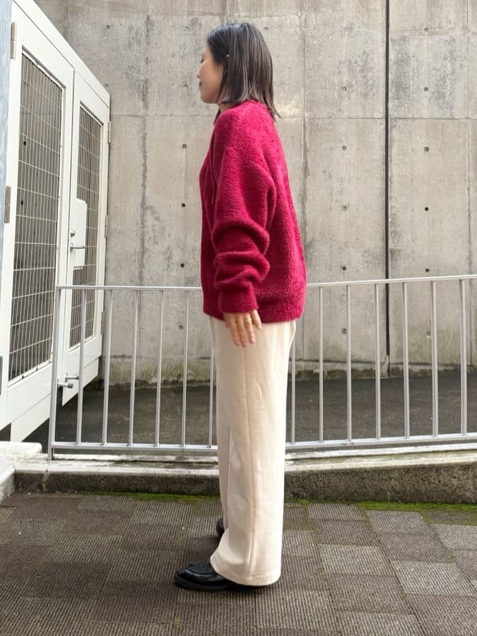 chさんの「THE SHOP TK｜ベルベットフェザー ロゴニットプルオーバー」を使ったコーディネート