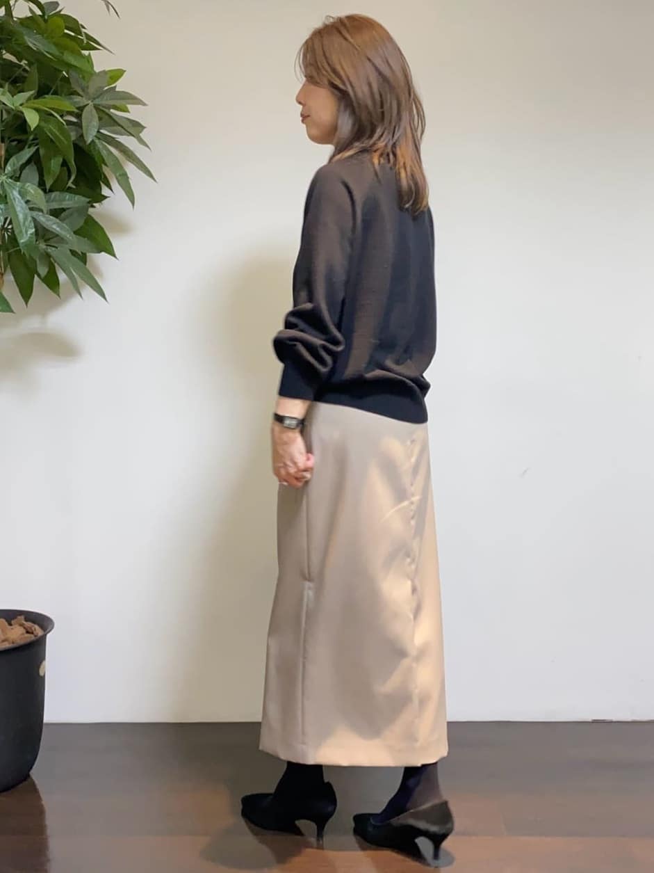 tomoさんの「UNTITLED｜【8色展開／コンパクト丈】レーヨン混 コクーンニット」を使ったコーディネート