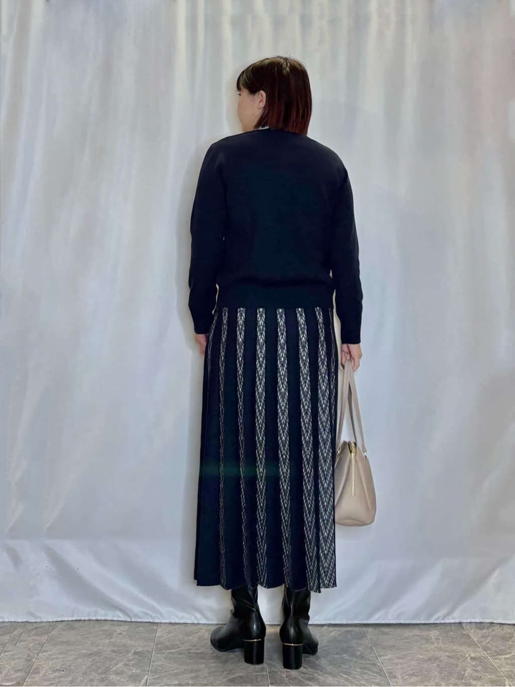 ネリさんの「SHOO･LA･RUE｜【洗濯機可/セットアップ可／S-LL】新色追加 女性らしさ際立つ もちもちニットスカート」を使ったコーディネート