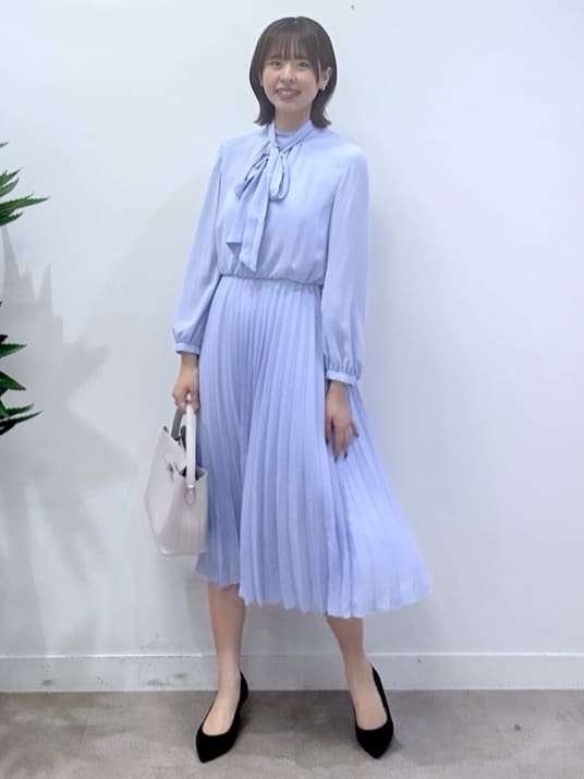 yukaさんの「UNTITLED｜【フォーマル/洗える】ボウタイ プリーツワンピース」を使ったコーディネート