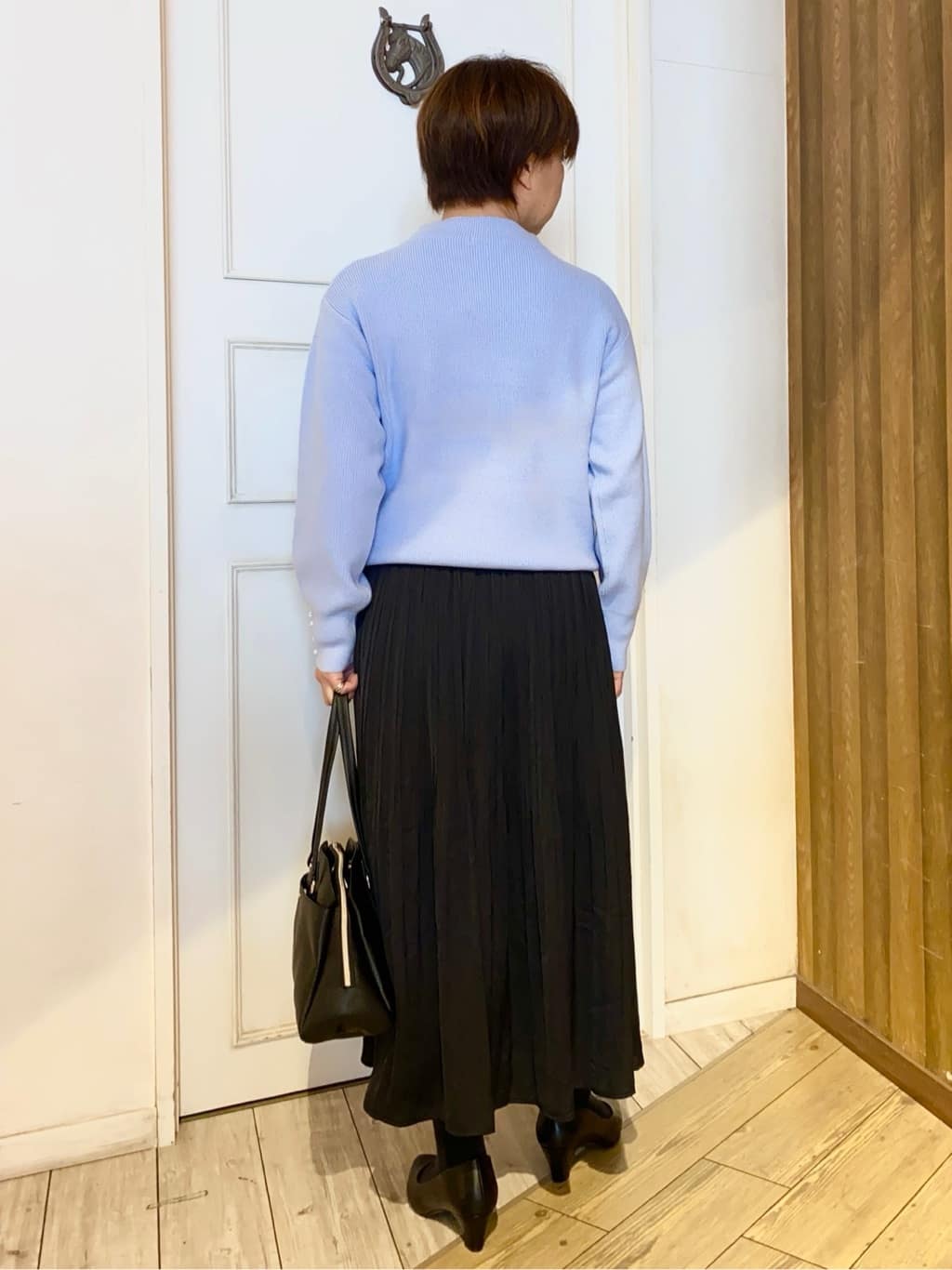 WAさんの「SHOO･LA･RUE｜【洗濯機可/着丈選べる】オンにもオフにも 軽やかプリーツスカート」を使ったコーディネート