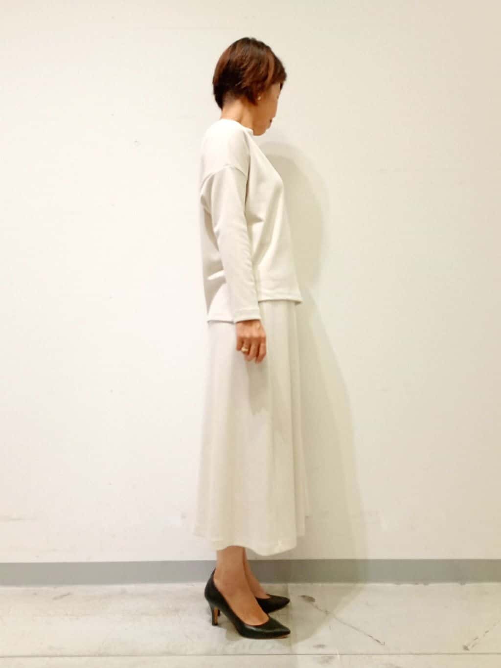 Kさんの「INDIVI｜【SETUP可能／洗える／UVケア】ライトジャージ セミフレアスカート」を使ったコーディネート