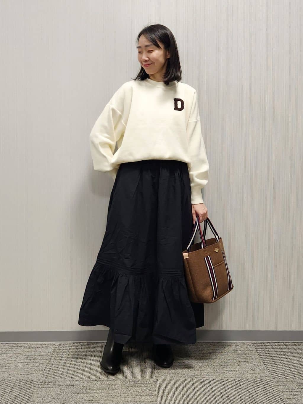 naraさんの「Dessin｜【洗える】Dサガラ刺繍ワッペン付きニット」を使ったコーディネート